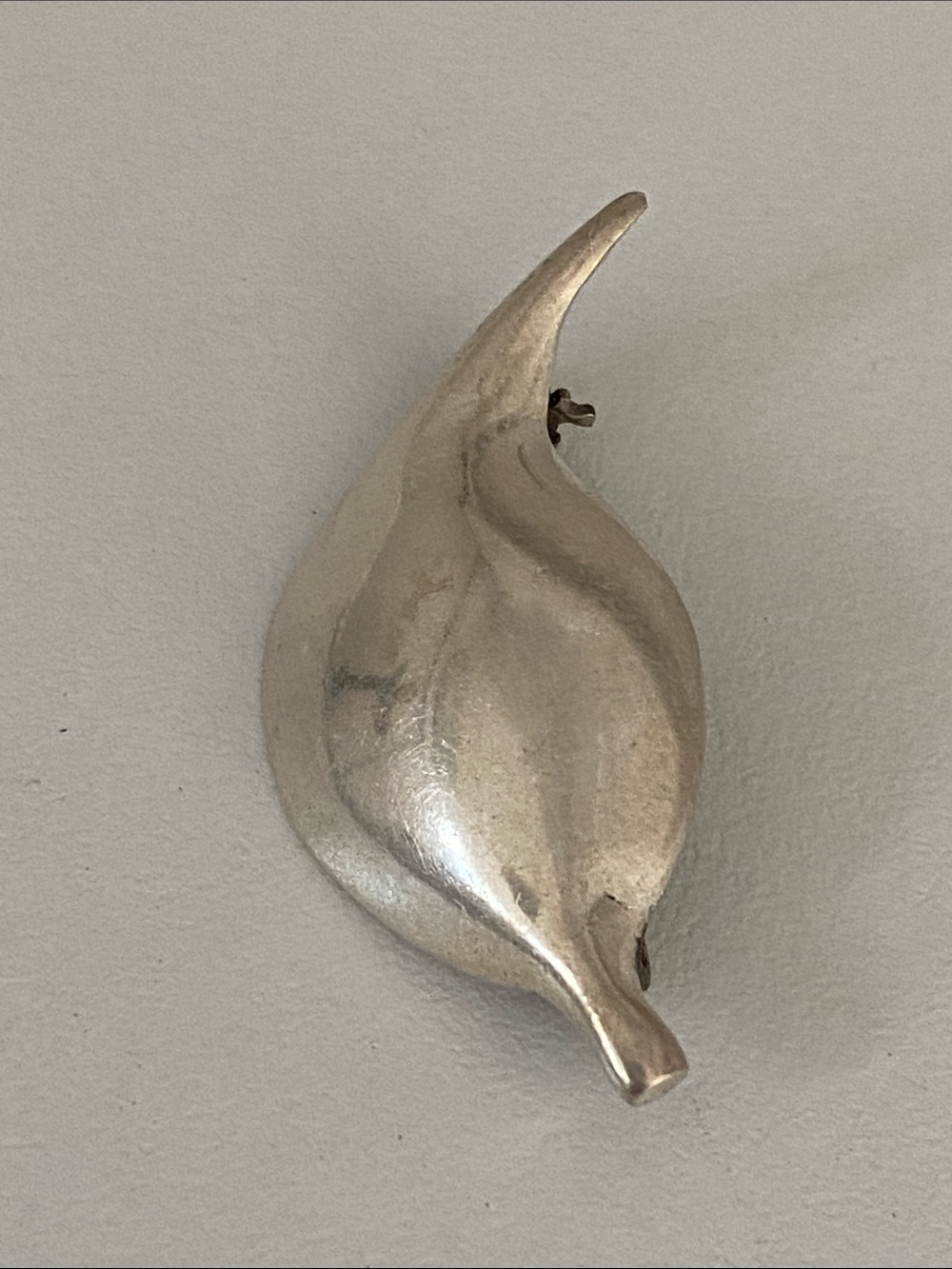 Vintage Scandinavian sculptural mid-century 1950s organic leaf brooch